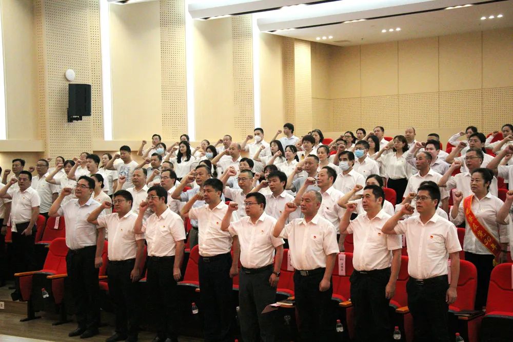 1694397163763521.jpg 鄂东医养集团召开庆祝中国共产党成立102周年暨“七一”表彰大会002.jpg